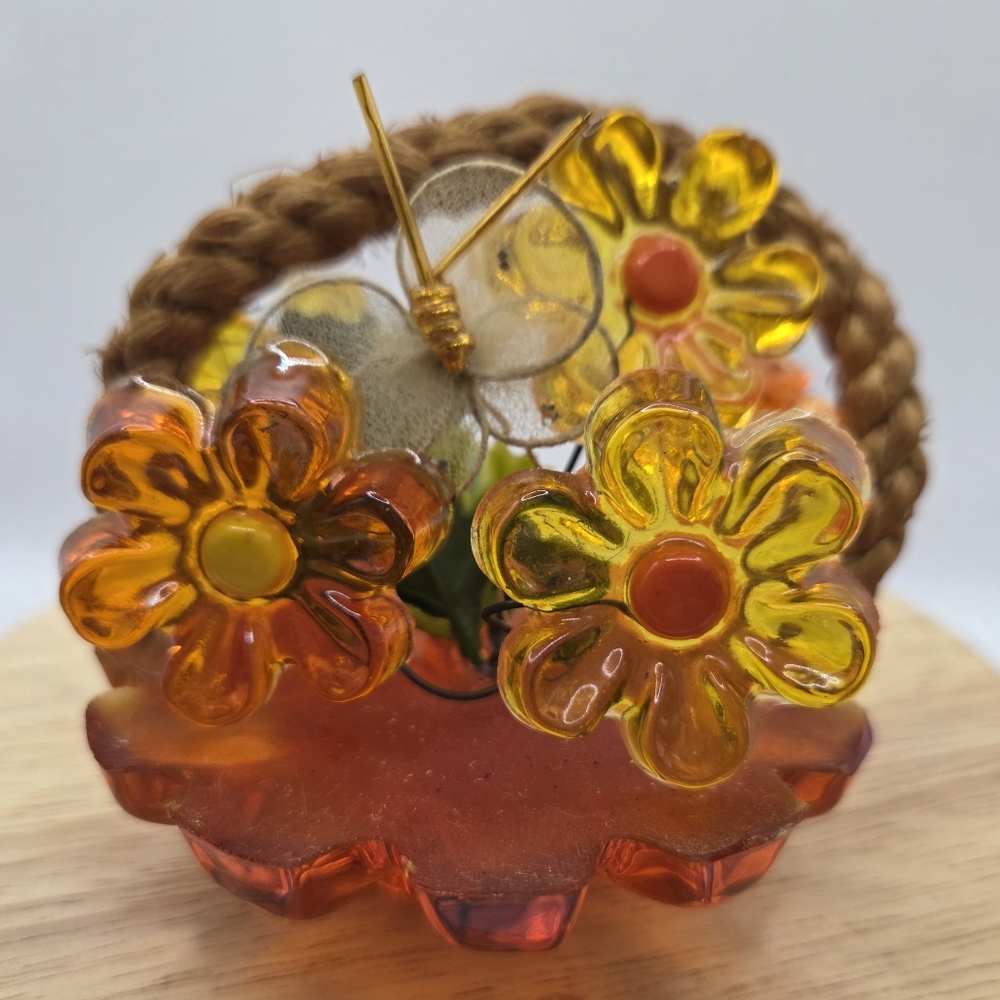 Vibrant Vintage Lucite Floral Daisy & Butterfly Decor 60s 70s